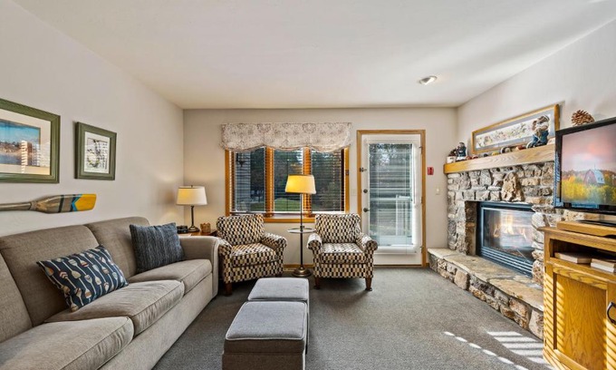 Fish Creek Apartment | Evergreen Hill Condominiums