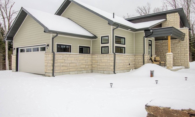 Lake of Bays Cottage | Evergreen Lodge - Three Bedroom Cottage, Sleeps 4