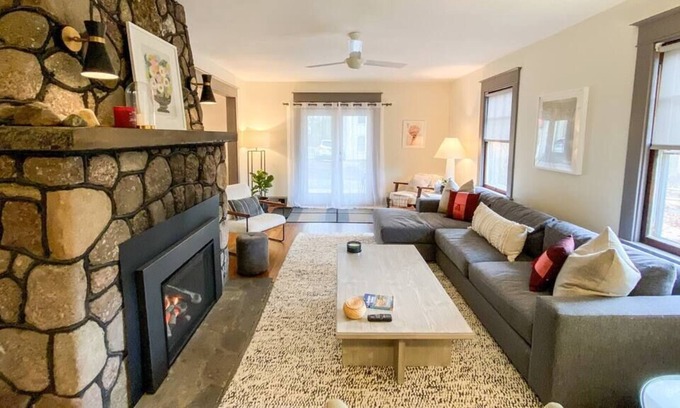 Allaben House | Evergreen Terrace - Cozy in the Catskills