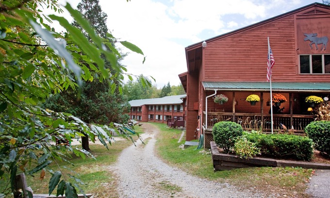 Stoneham Hotel | Evergreen Valley Inn