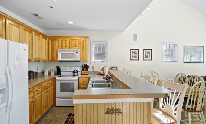Foscoe Condo | Evergreens 631- Close to High Country Attractions, Gated community, pools, Last minute Discount available- discount included in online quote