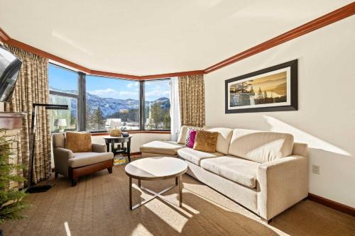 Olympic Valley House | Everline Resort & Spa Palisades-Valley View Suite