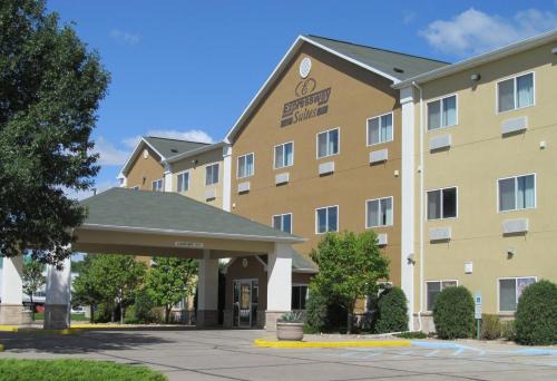 Bismarck Hotel | EverSpring Suites