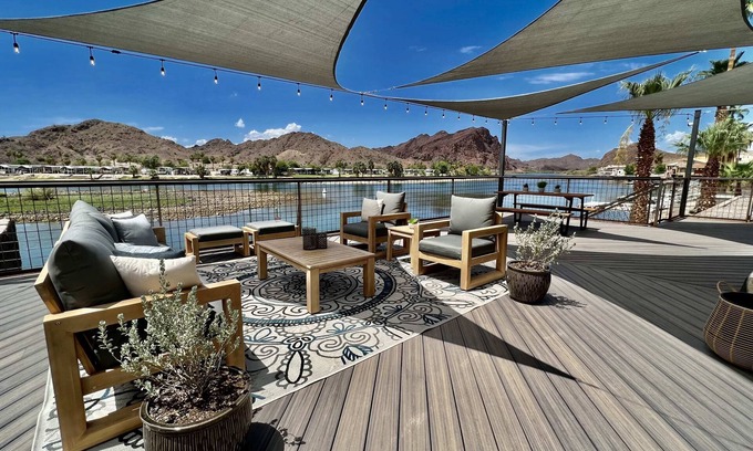 Parker Strip House | Everything & More at River Front 95! Dock, Bar