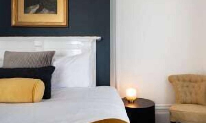 Launceston CBD Apartment | Everything You Need on Elphin: Parking & Wi-fi