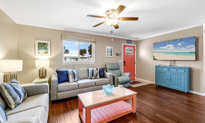 Englewood House | Everything you need! Beach– 2 Kings - Dog Friendly