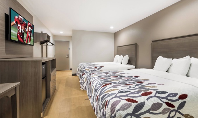 Sulphur Hotel | Everything You Need For The Perfect Vacation! 2 Units, Free Parking, Pets Allowed