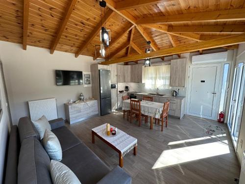 Sipiada House | EVIA RIVIERA