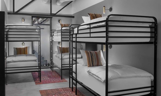 People's Freeway Hotel | evo Hotel Retreat, Perfect for Outdoor Fun, Free Parking, Dog-Friendly!