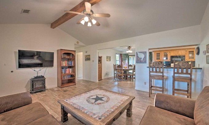 Waller House | Evolve Hempstead Cottage Covered Porch and Views!