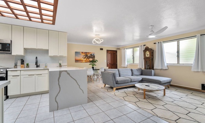 Ewa House | Ewa Beach 2BR - Upto 4, WiFi, A/C + Walk to Ocean