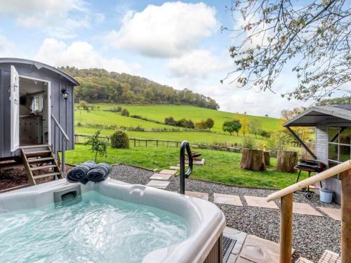 Callow House | Ewe Retreat Shepherds Hut