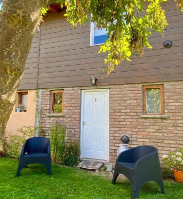 Dina Huapi House | Excelente Alojamiento a metros del Lago, Buenos Augurios