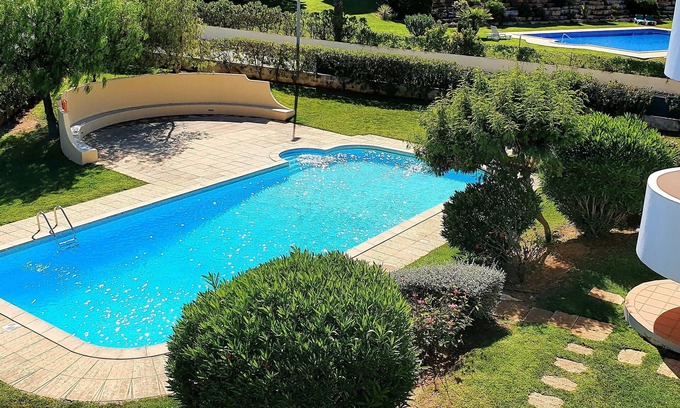 Pata de Baixo Condo | Excellent Apartment In A Quiet Area With Pool And Mountain Views