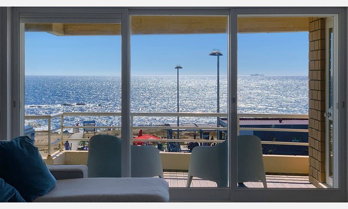 Canidelo Apartment | Excellent beach front apartment with large sunny balcony overlooking the sea