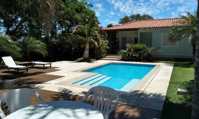 Manguinhos House | Excellent beach house with swimming pool, barbecue, pizza oven and sauna.
