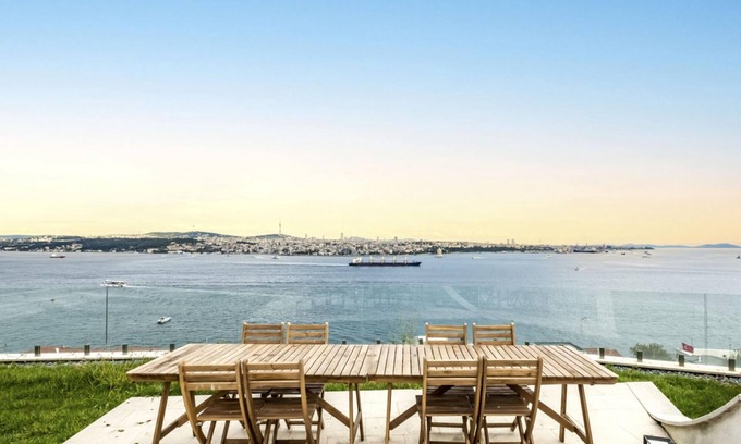 Kabatas Apartment | Excellent Flat w 360 Bosphorus View in Cihangir