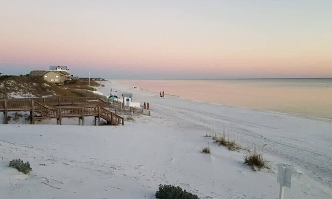 Chivas Bluff Condo | Excellent Gulf front located along a private beach dog friendly