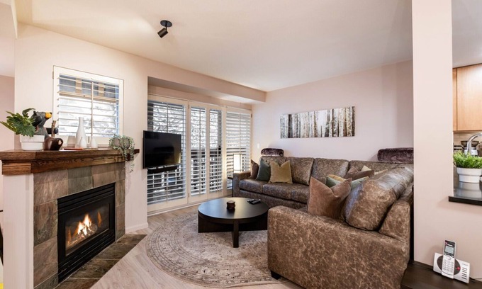 Whistler Cay Heights Condo | Excellent location | Renovated | Pool & hot tub | BBQ