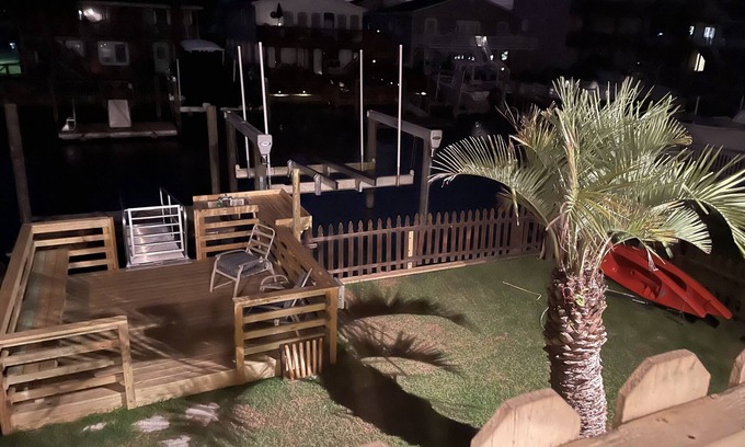 Holden Beach House | Excellent location! Short walk to beach. Lower canal home.