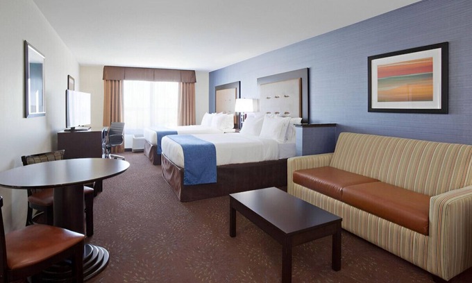 Fort Dodge House | Excellent & Lovely Room near Fort Dodge Museum