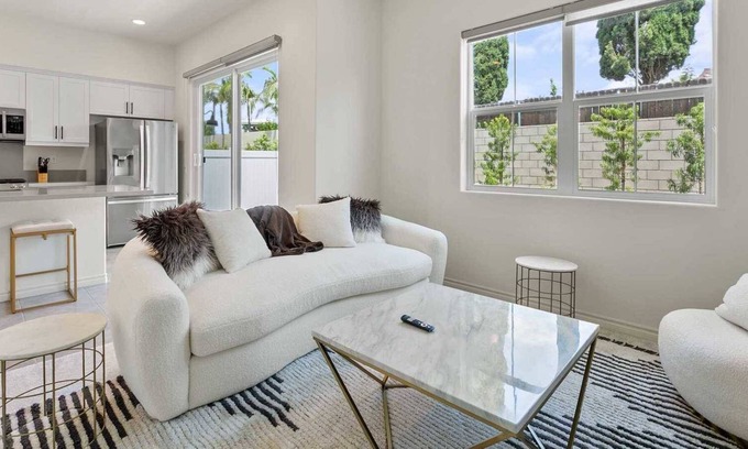 Charter Oak House | Excellent resort on E Wonder Ln