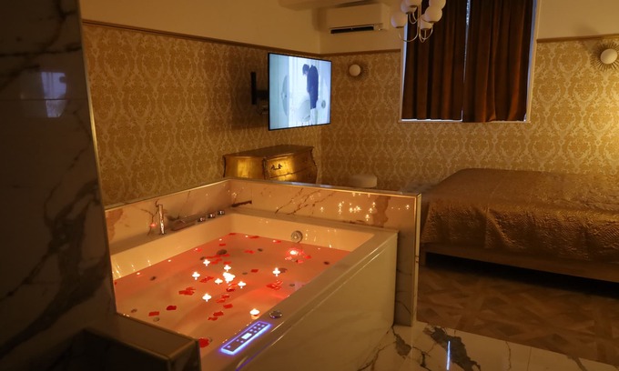 Villefranche-sur-Saone Apartment | Exceptional apartment with jacuzzi