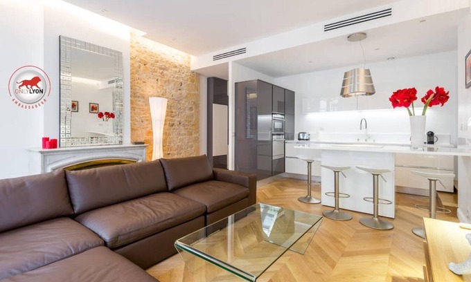 Bellecour - Hotel Dieu Apartment | Exceptional 2-bedroom apartment 74m2 Place Bellecour (Downtown)