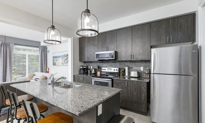 The Blue Mountains House | Exceptional 3 BDRM Townhome - 4 Seasons Rental