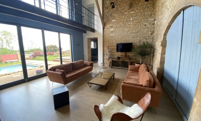 Ville-sur-Jarnioux House | Exceptional 300 m2 house with independent 65 m2 gîte