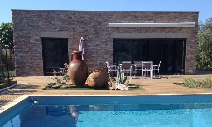 Arena House | Exceptional, new house with swimming pool.