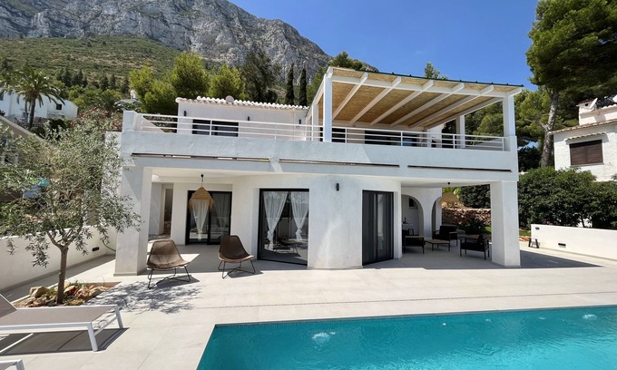 Denia House | Exceptional sea view for this beautiful house entirely renovated
