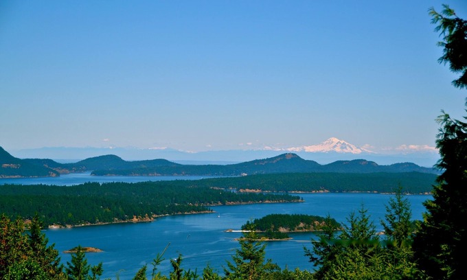 Salt Spring Island House | Exceptional Views of Gulf Islands, Active Pass and impresive Mount Baker Glacier