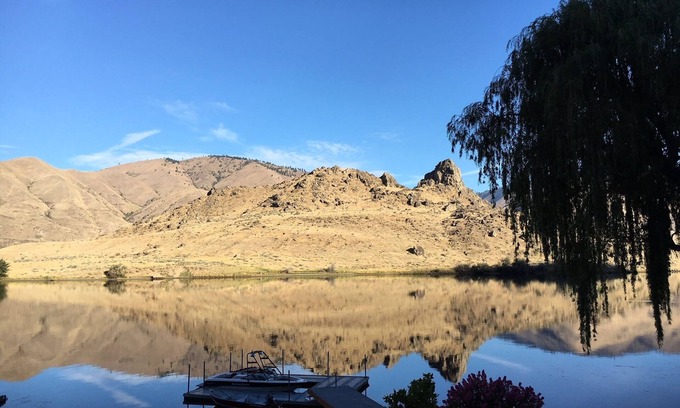 East Wenatchee House | Exceptional Waterfront Home at Turtle Rock