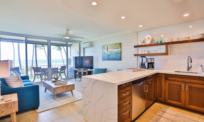 Kihei Condo | Exceptionally Remodeled Oceanfront, Sunsets, A/C, King bed Hale Kai O Kihei