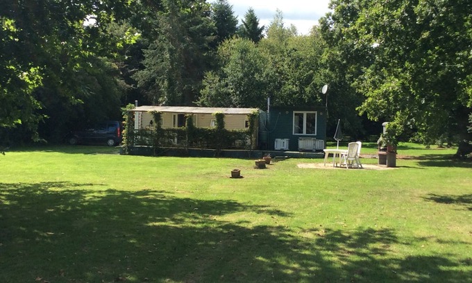 Saint-Aubin-des-Chateaux House | Exclusive 4 acre Fishing Lakes With mobile home (£100 per wk) and bait cabin