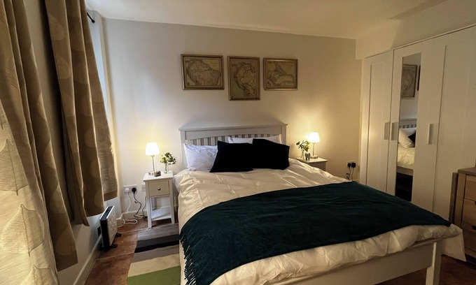 Oxford Apartment | Exclusive 1-bedroom apartment with AC, in lovely Oxford