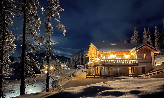 Lachtal Ski Chalet | Exclusive 200 m² Luxury Chalet with Whirlpool & Sauna – Pure Relaxation