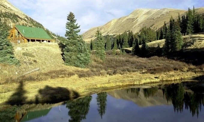 Valley of the Sun Cabin | Exclusive 23-Acre Rocky Mtn. Retreat - Featured in a Music Video! Unforgettable