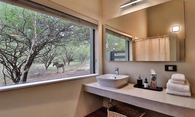 Marloth Park Villa | Exclusive 3-bedroom vacation home bordering Kruger National Park