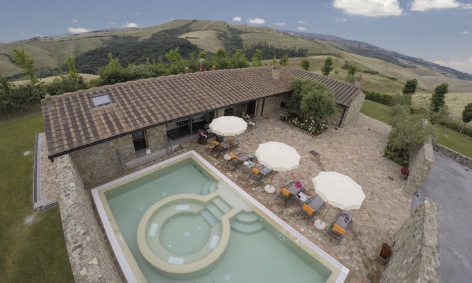 Montaione Villa | Exclusive 3 bedrooms villa near Montaione. Pool, Jacuzzi, A/C and Wi-Fi!