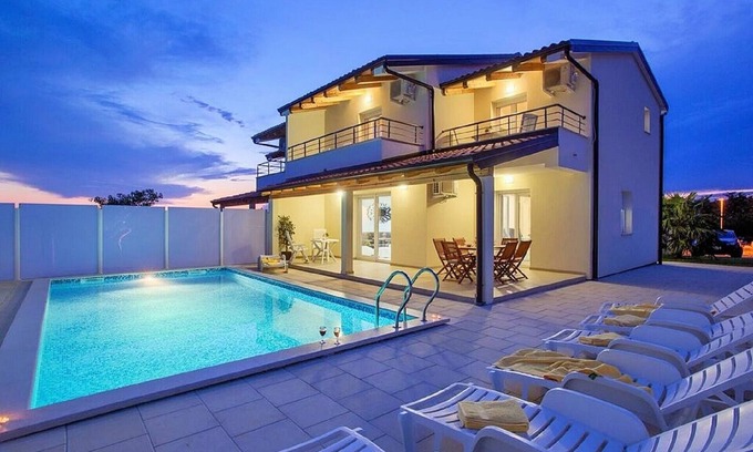 Plovanija Villa | * Exclusive 4 * star villa with pool near Umag *