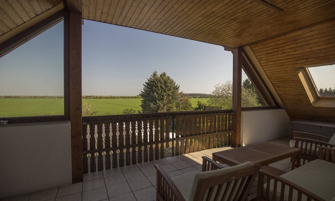Breitenfeld Condo | Exclusive apartment in the north of Leipzig with great views, close to town, on the green ring
