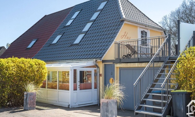 Diedrichshagen Condo | Exclusive apartment with rural idyll, approx. 850m from the beach -