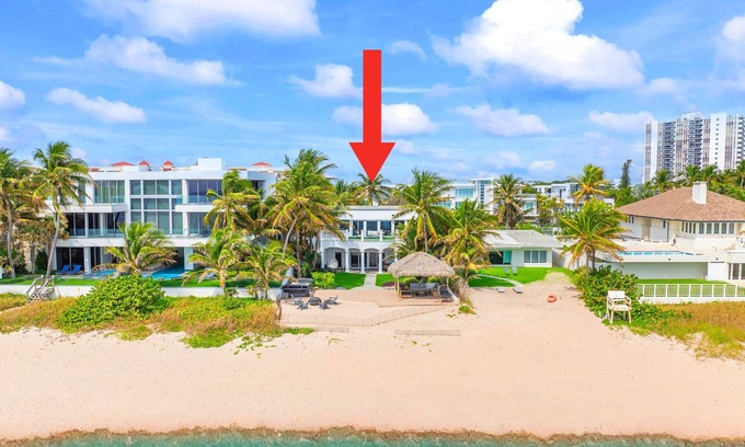 Lauderdale Beach Villa | Exclusive Beachfront with Sauna and Gym