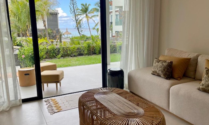 Belle Mare Apartment | Exclusive beachfront apartment