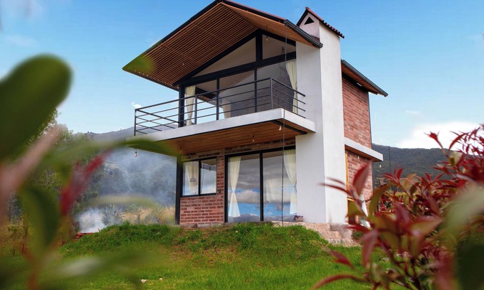 Eugenio Espejo Cabin | Exclusive Cabaña del Sol with a view of San Pablo Lake and Imbabura Volcano.