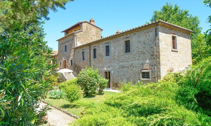 San Pietro a Cegliolo Apartment | EXCLUSIVE CASALE x38 Beautiful farmhouse surrounded by nature, with swimming pool just 3 km from Cortona