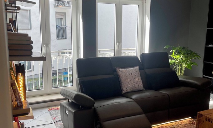 Kaiserslautern Apartment | Exclusive city apartment with balcony and a 4-minute walk to the city center