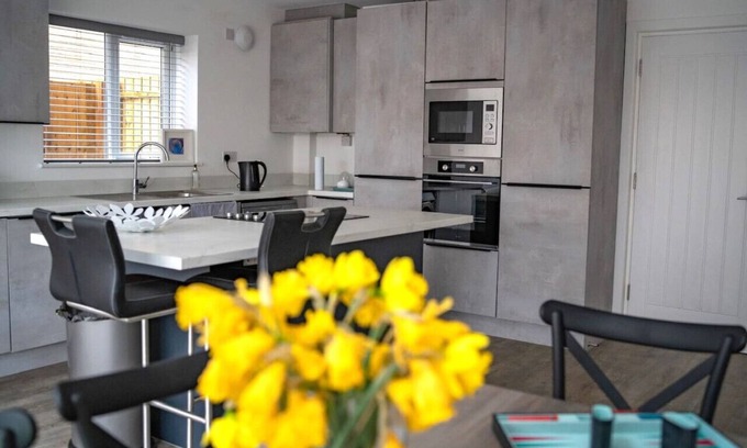 Atlantic Wharf House | Exclusive | City Centre | Free Parking